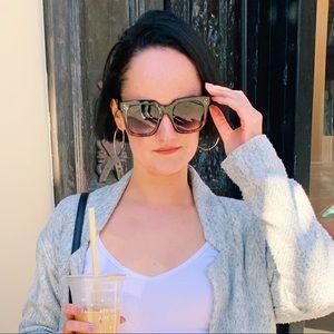 Meet your Posher, Linzie